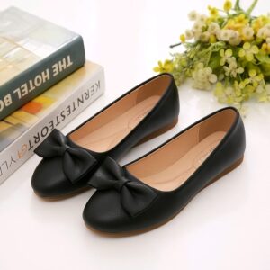 Non-slip, low-cut women’s shoes